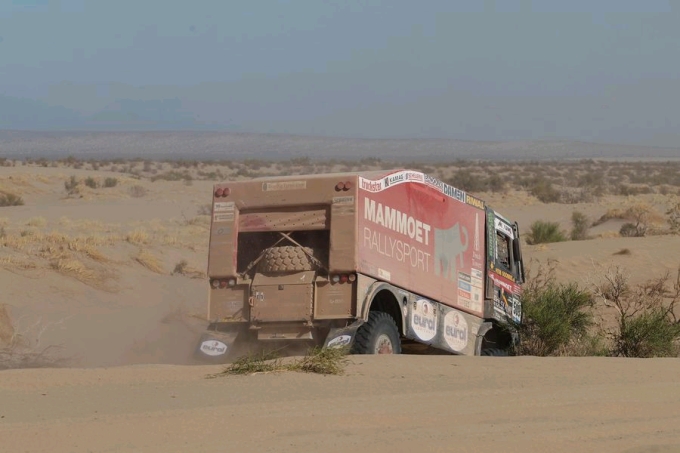 Dakar 2014 zwaarder dan ooit: "Eén keer zuchten en we waren voorover gekieperd"
